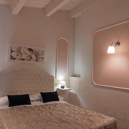 Bed and Breakfast Il Piccolo Giglio Porto SantʼElpidio Exterior foto